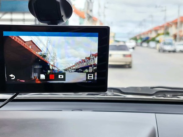 Ultimate Guide to Installing a 360-Degree Dashcam in Your British Car for Complete Coverage